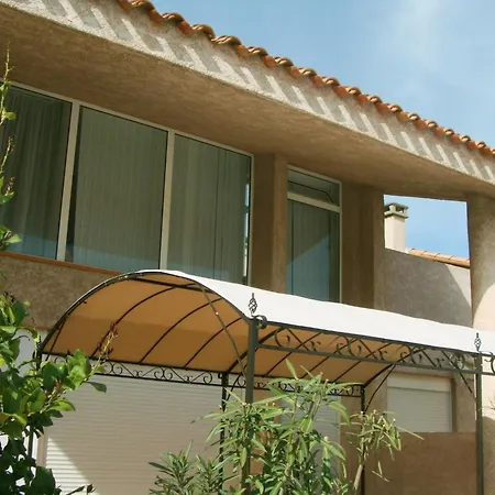 Daire Clos 373 Mit Terrasse By Interhome