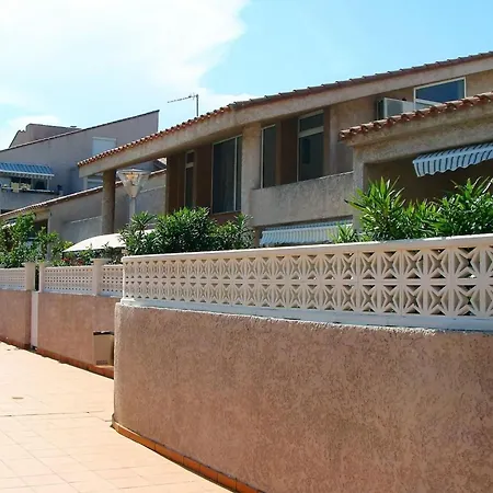 Clos 373 Mit Terrasse By Interhome Apartmán *